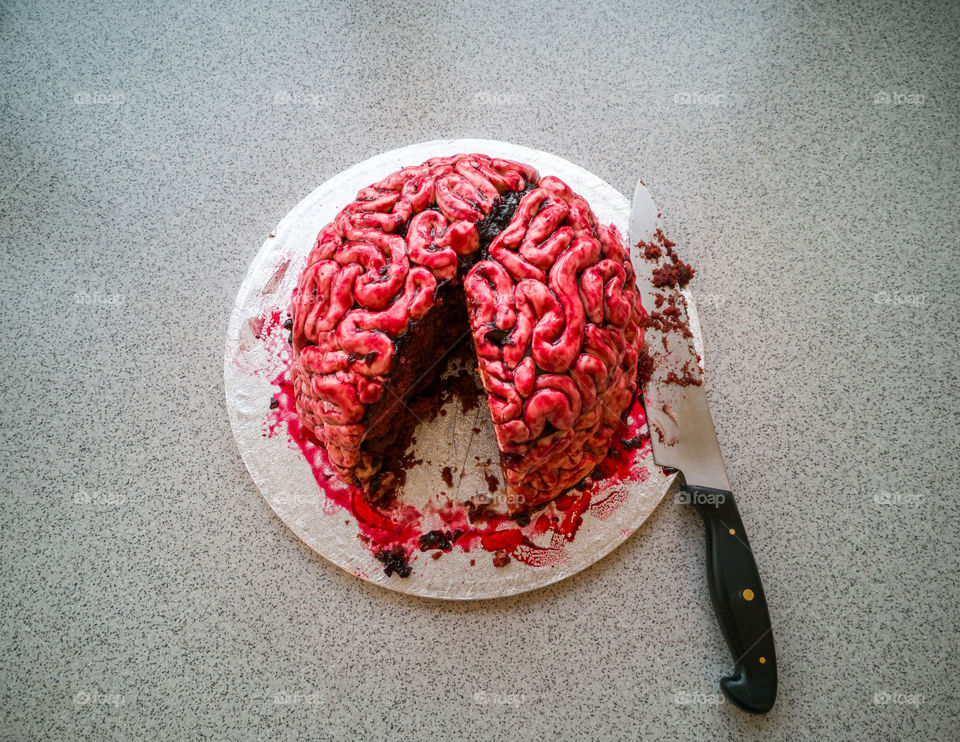 Finger licking bloody brain cake.