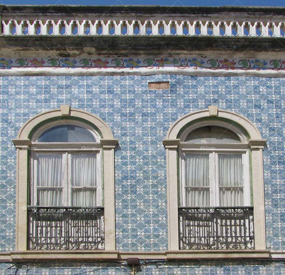 Windows and tiles
