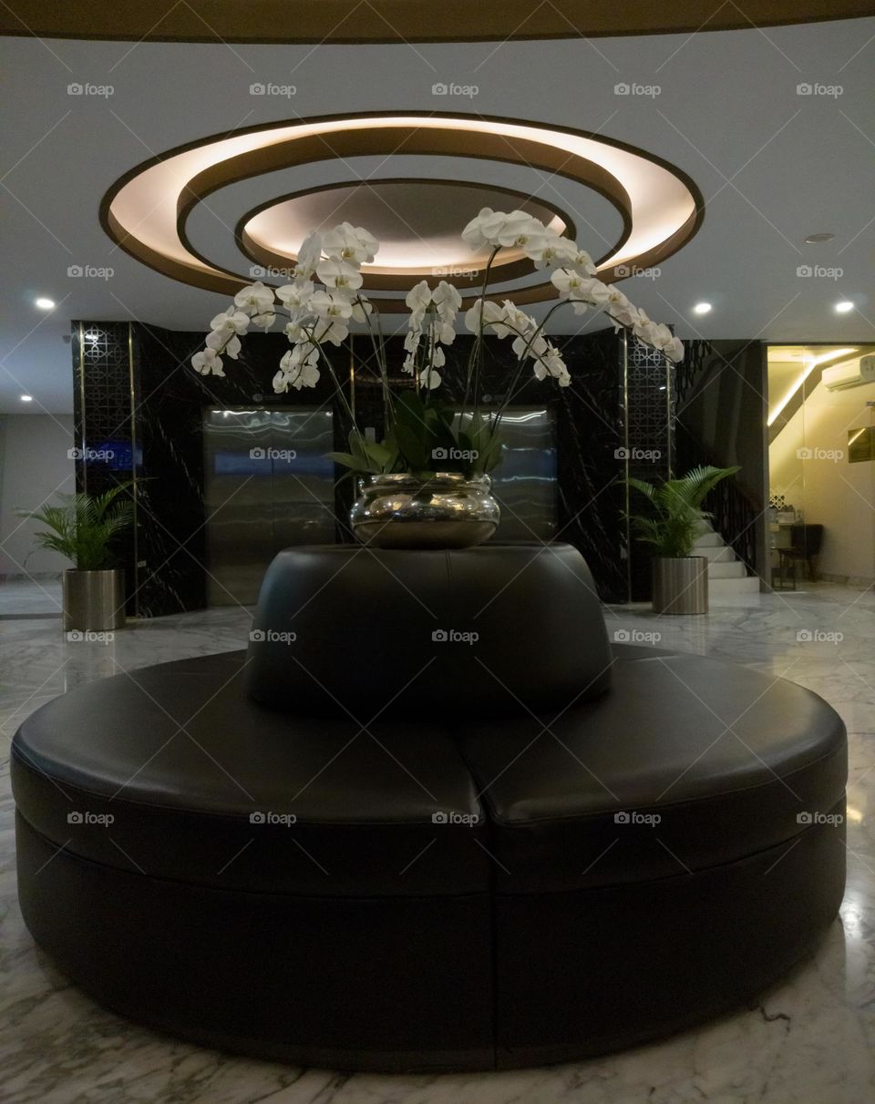 circle object in the lobby