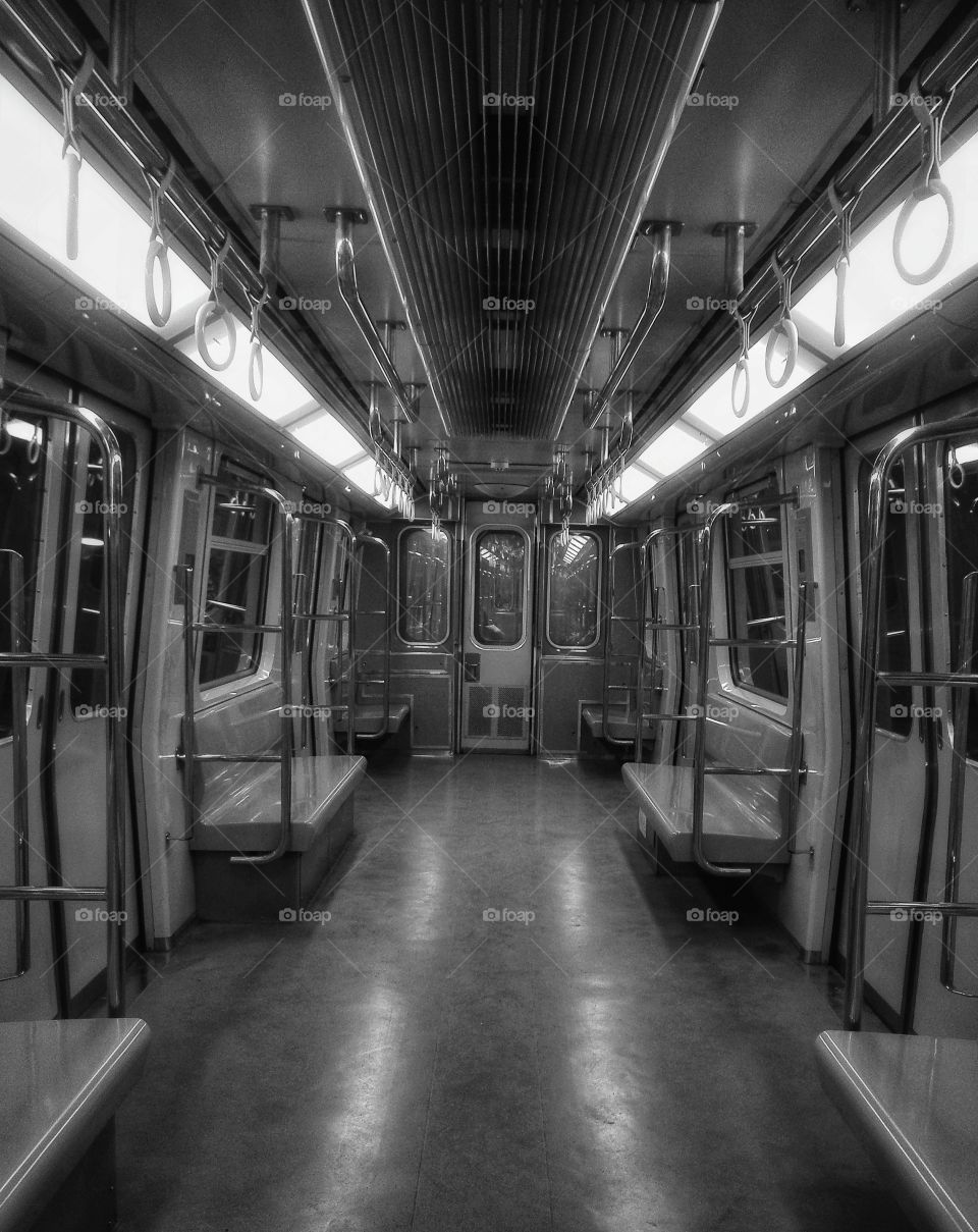 Friday morning no one in the metro car just me and my mobile .. where's the people ?
