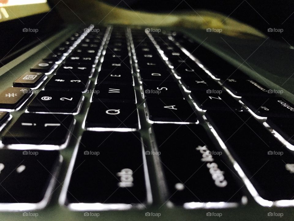 MacBook Keyboard ✊🏻