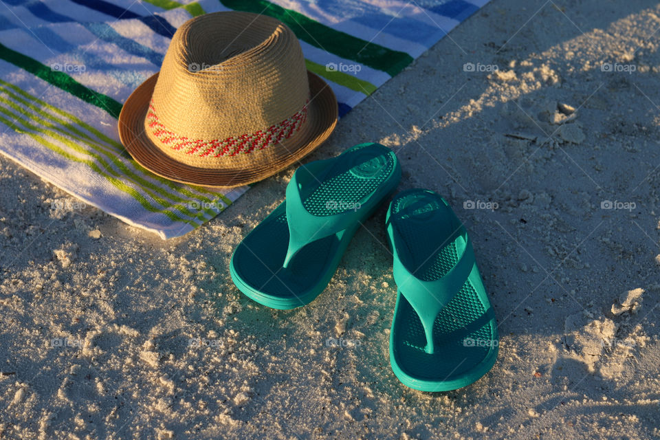 pool daze with Totes