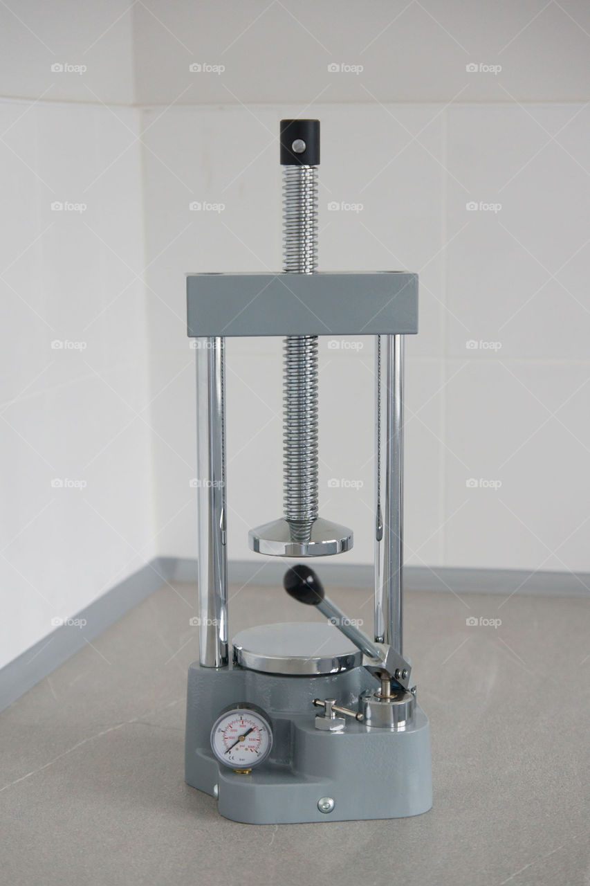 Dental technician press