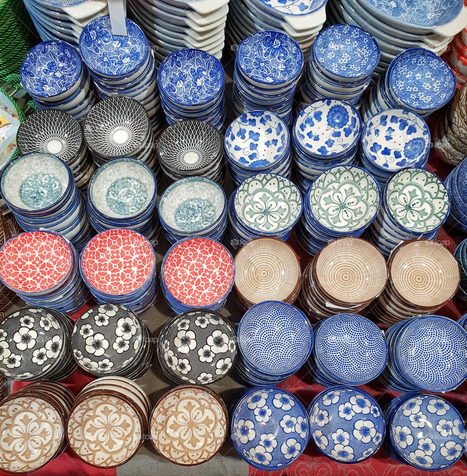 Round Japanese plates