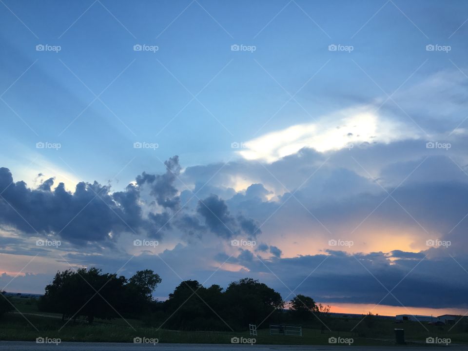 So much going on in the sky! 