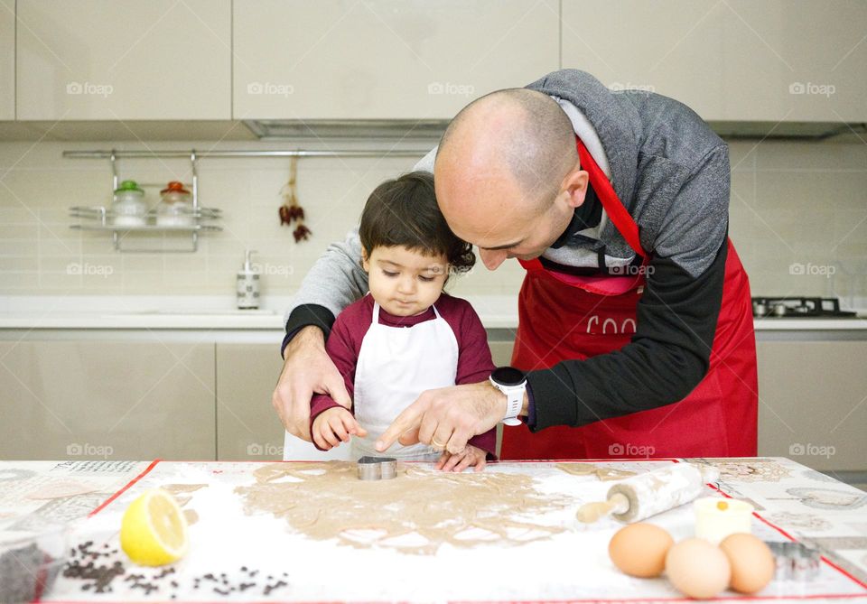 making cookies with my daughter on a winter day