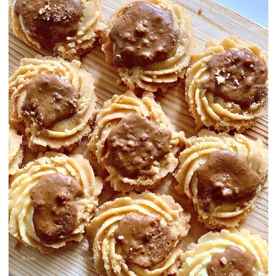 Homebaked Biscoff drizzle butter cookies on plating 