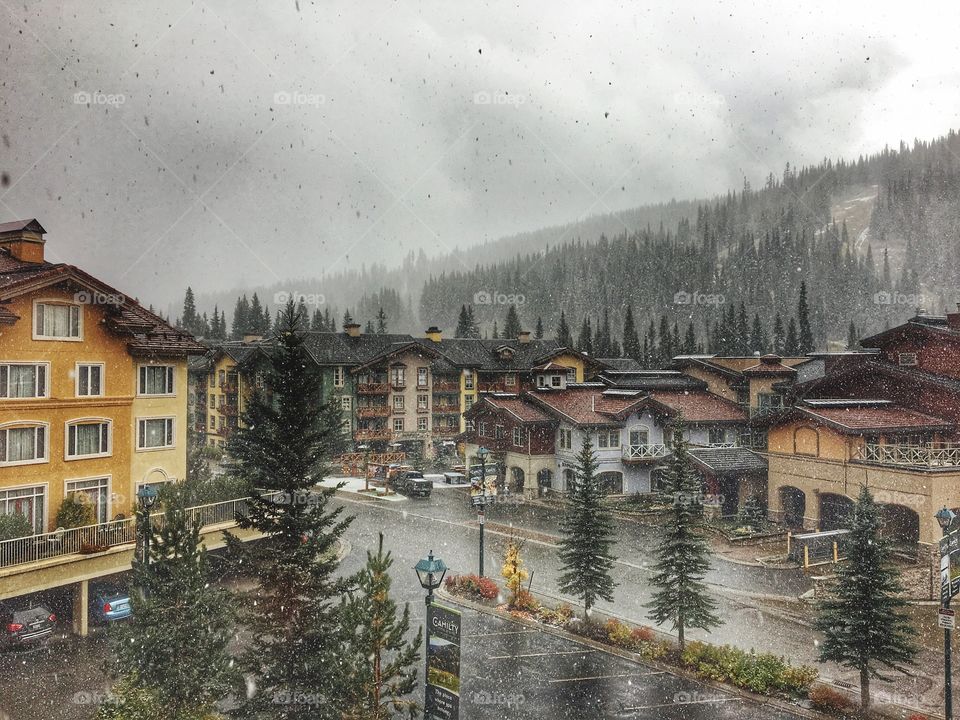 Snowing at sunpeaks ski resort! 