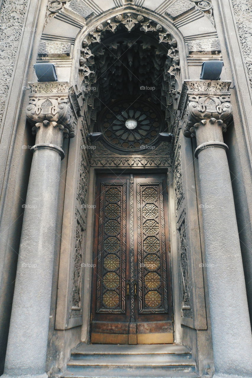 old wooden doors with columns in the house of an actor in the city of Kiev