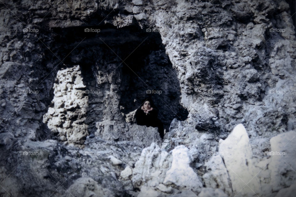 italy rocks cave ancient living by Heliography