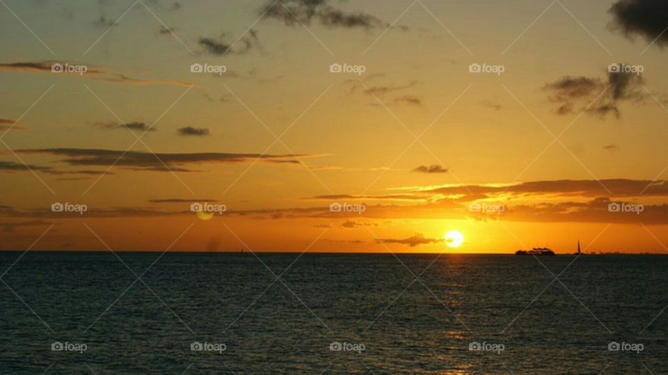 uuhhhft hhtrds kooiy gdscb huyre. kj v