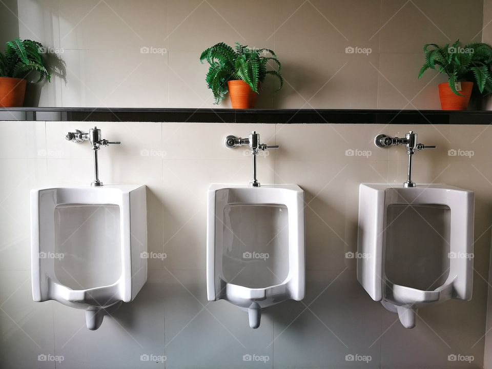 sanitary ware men toilet interior design and decoration