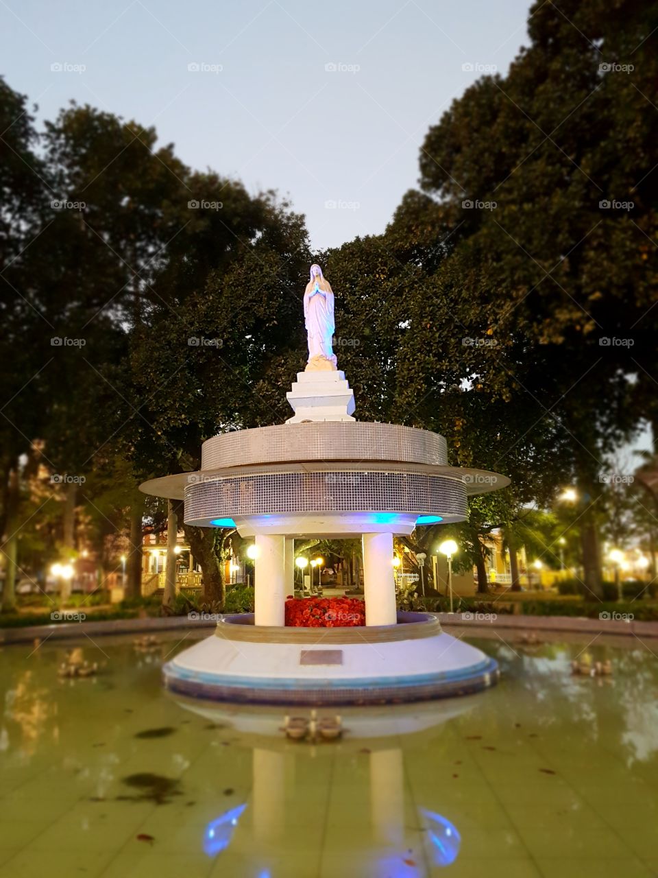 Source of the Virgin Mary in the central square.