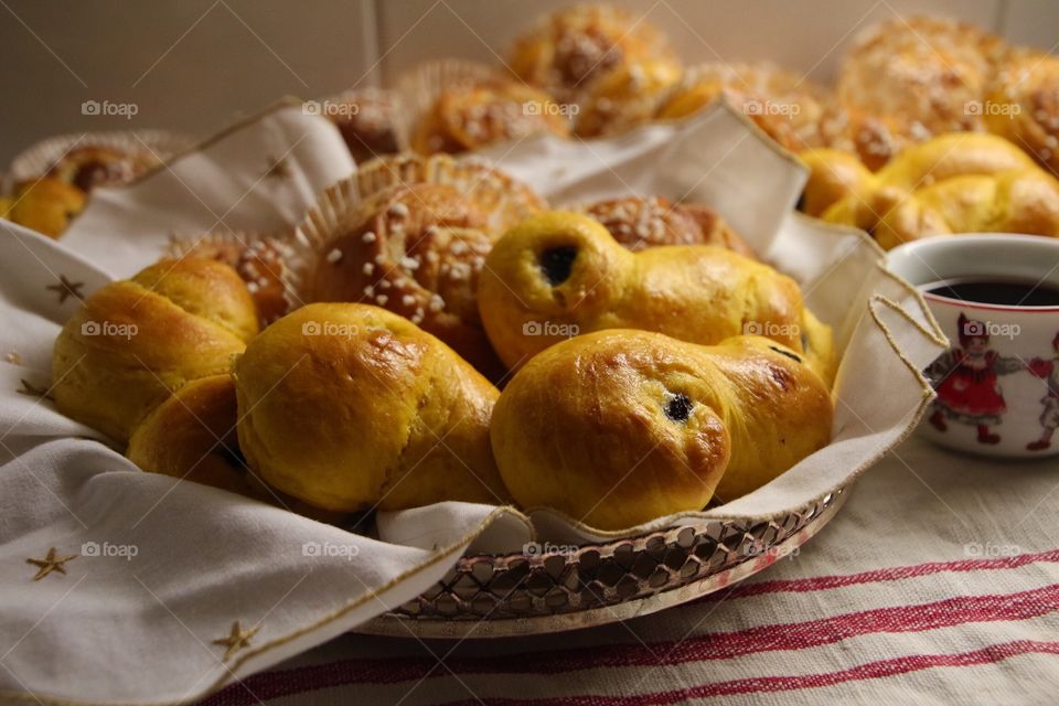 Saffron buns