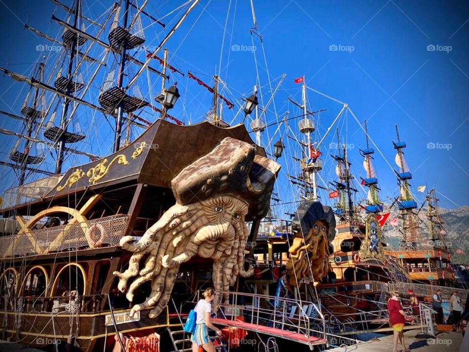 Pirate ships 