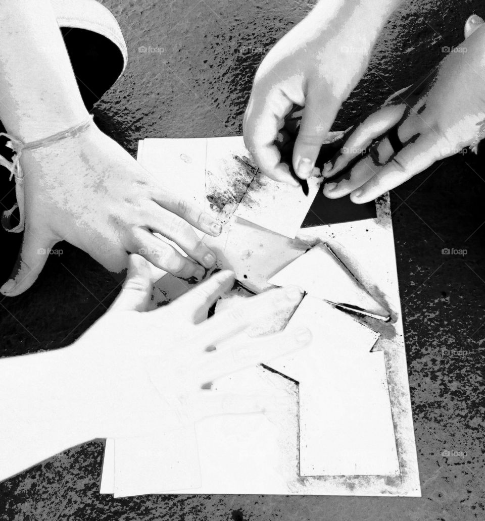 hands making art2