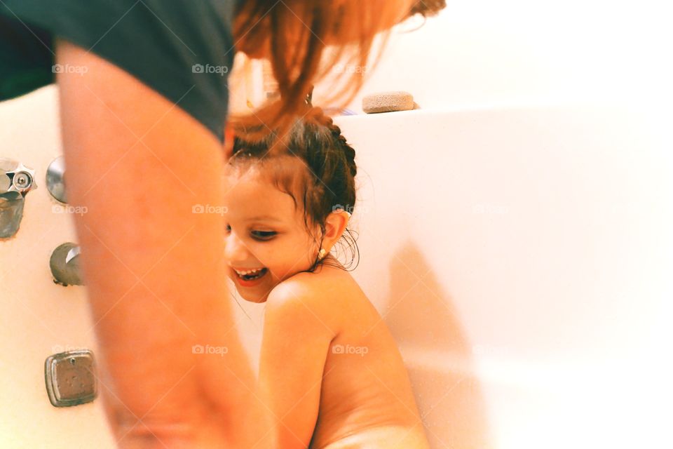 Fun with nana in the tub 