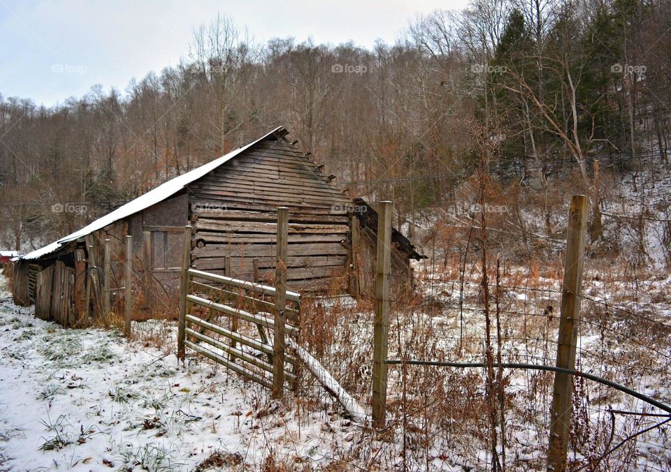 Old barn it the winter time