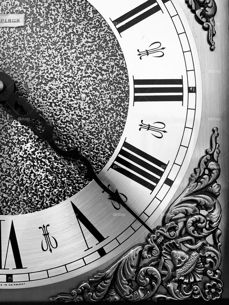 A grandfather clock always keeps watch. But if you don’t remember him, he loses time. 