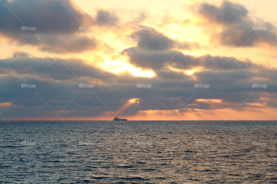 Illuminating sun rays