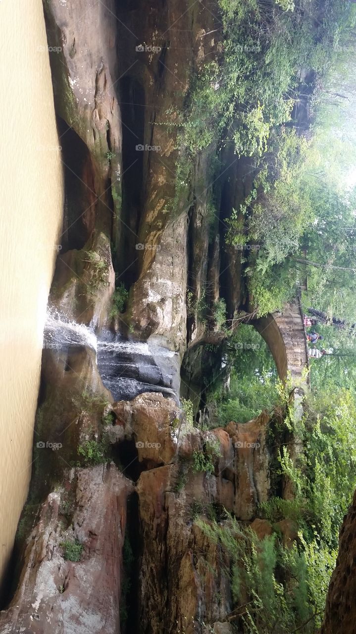 waterfall at oldmans cave