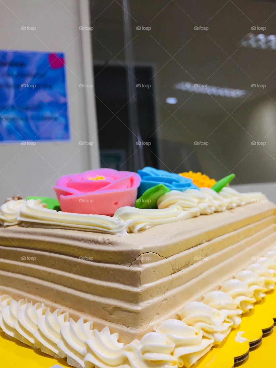 Delicious cake mocha flavor for birthday celebrant