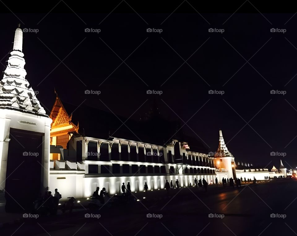 thai castel white and dark palace
