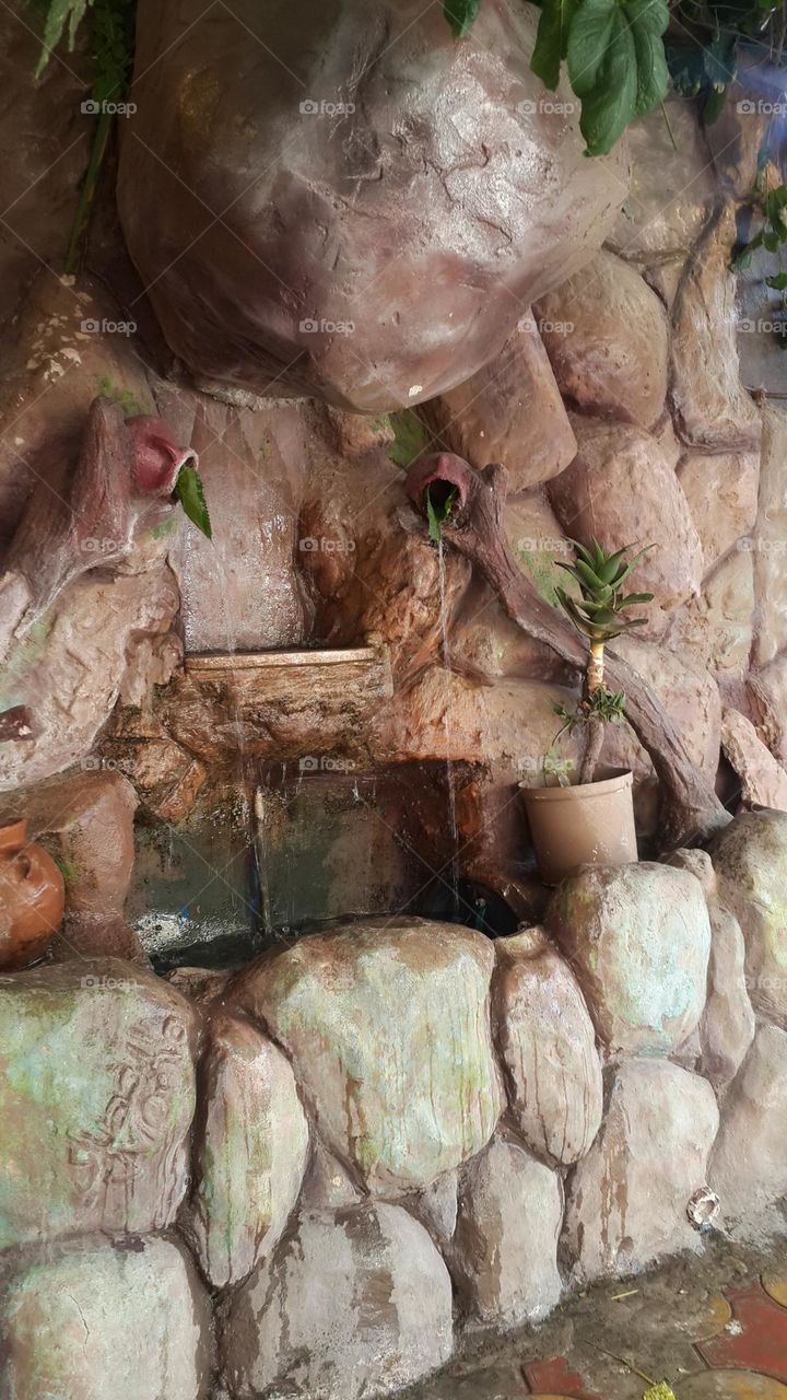 Another wall decoration at the same restaurant by the artist Khattabi .. wow!