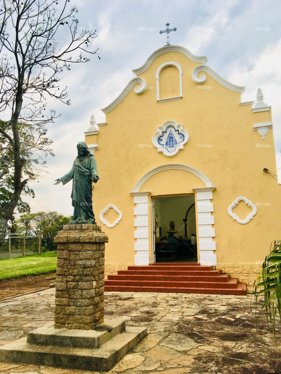 Celebração Eucarística na Capela #NossaSenhora #Aparecida, na Fazenda Ermida, em #Jundiaí.
Aqui se encontram:
a #arte,
a #natureza e
a #fé!
 🙏🏻 
#Missa #Catolicismo #Religião #ArteBarroca. 