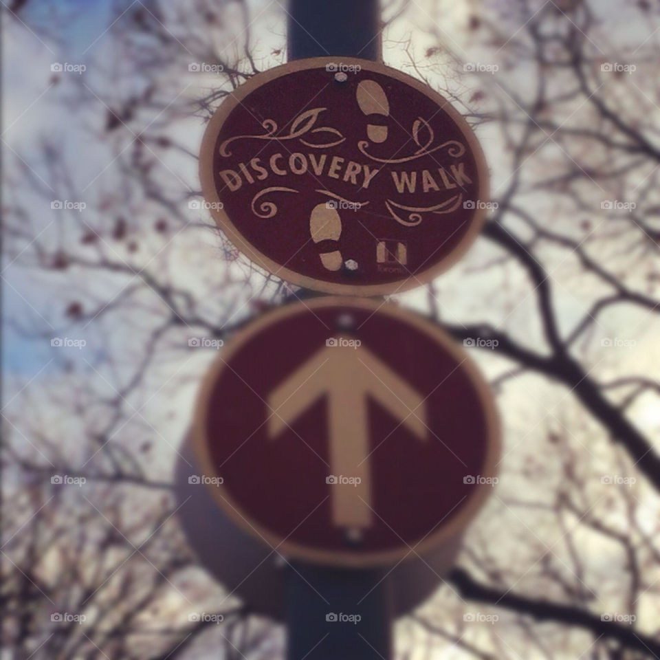 Discovery walk sign