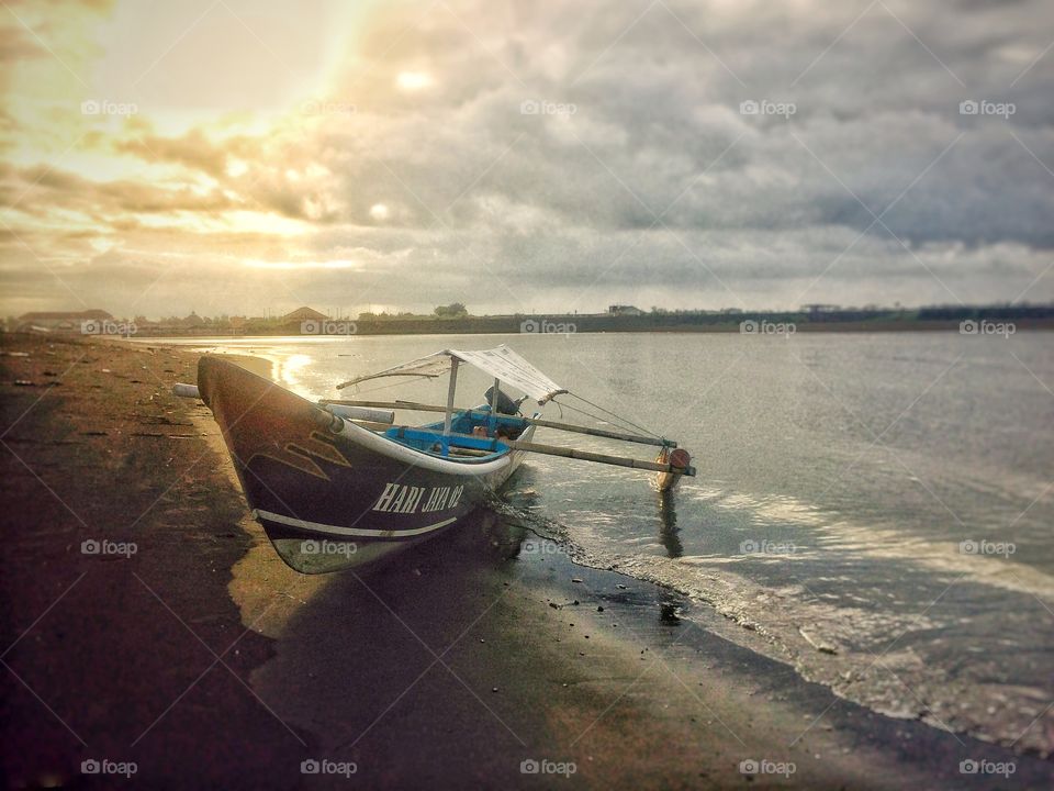 Meet me in the morning by the shore