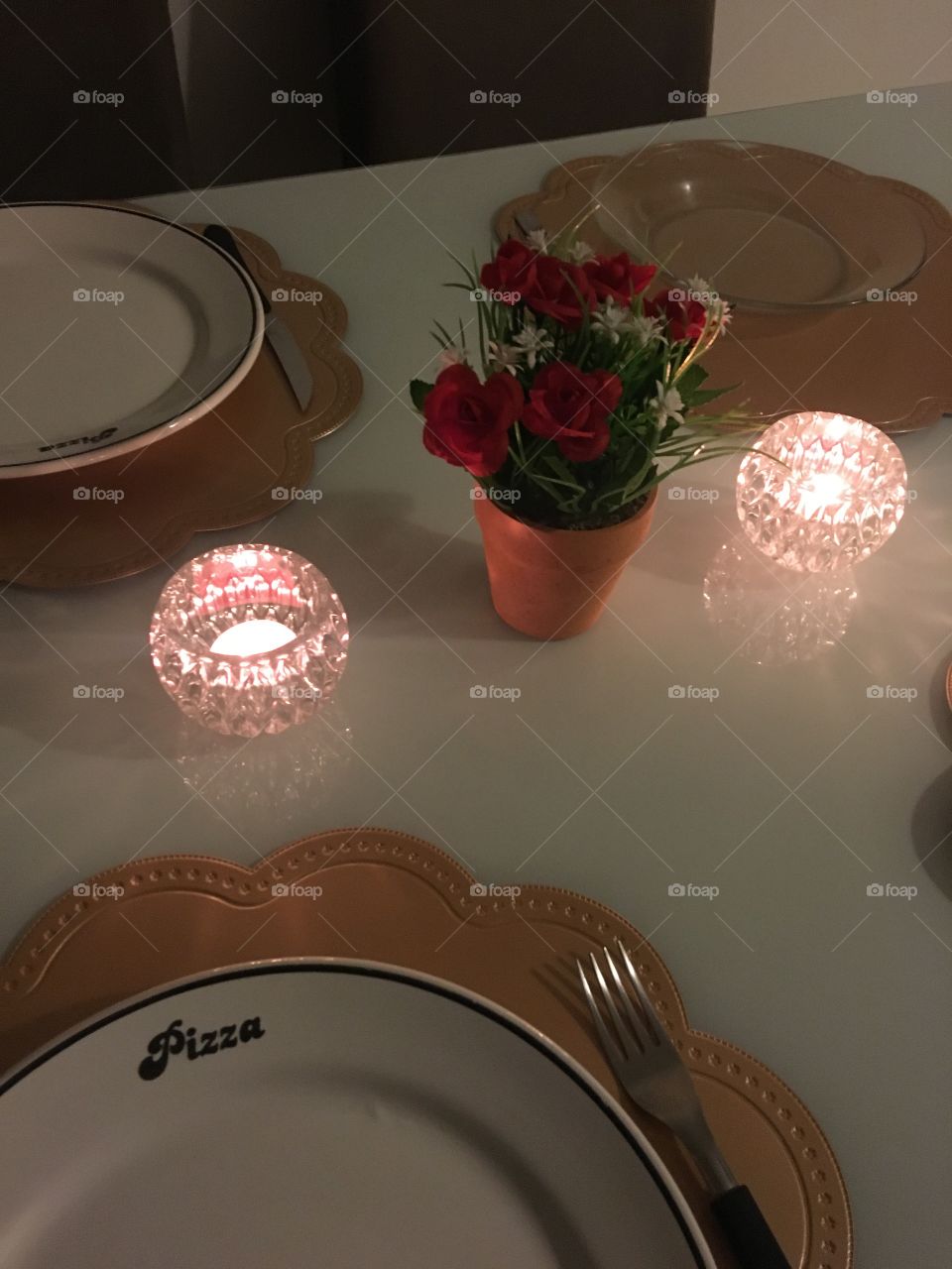 Jantar romântico a luz de velas.. comemoração do aniversário de casamento