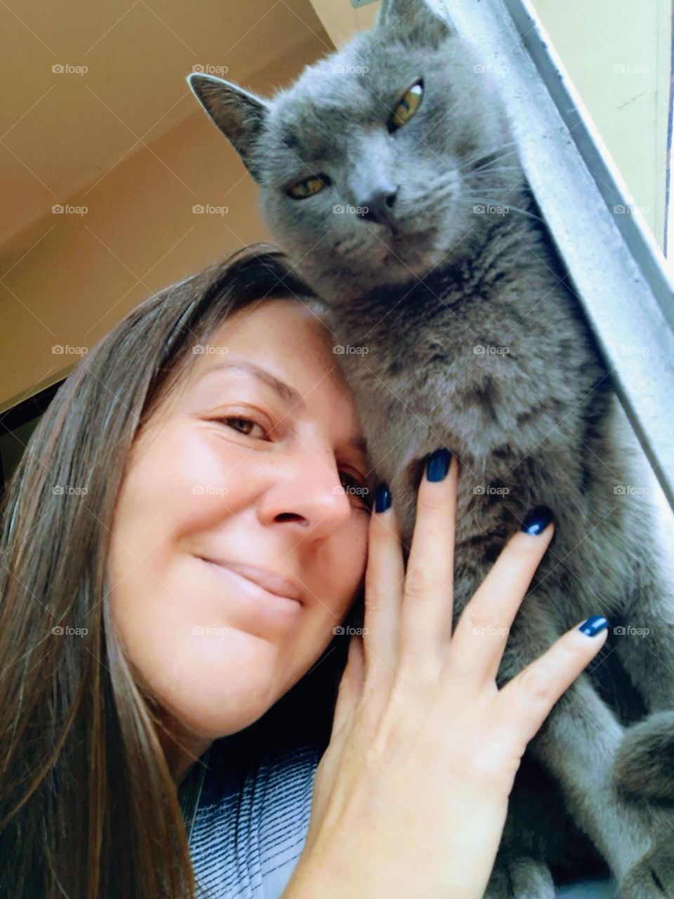 selfie with the blue cat