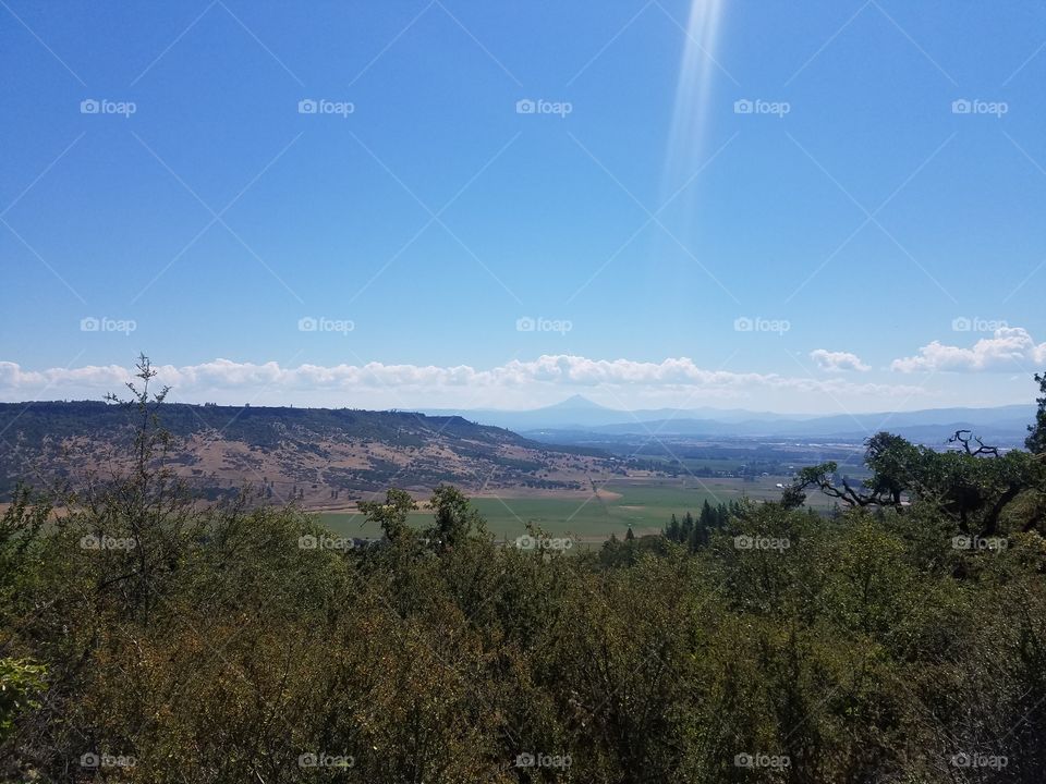 Beautiful pictures from lower table rock in Jackson County Oregon.  I took these when I got to the end of the trail and the view was magnificent. The sun shine was also perfect for this picture.