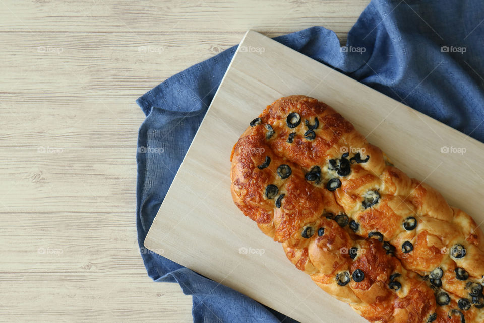 Cheese and Olives Bread