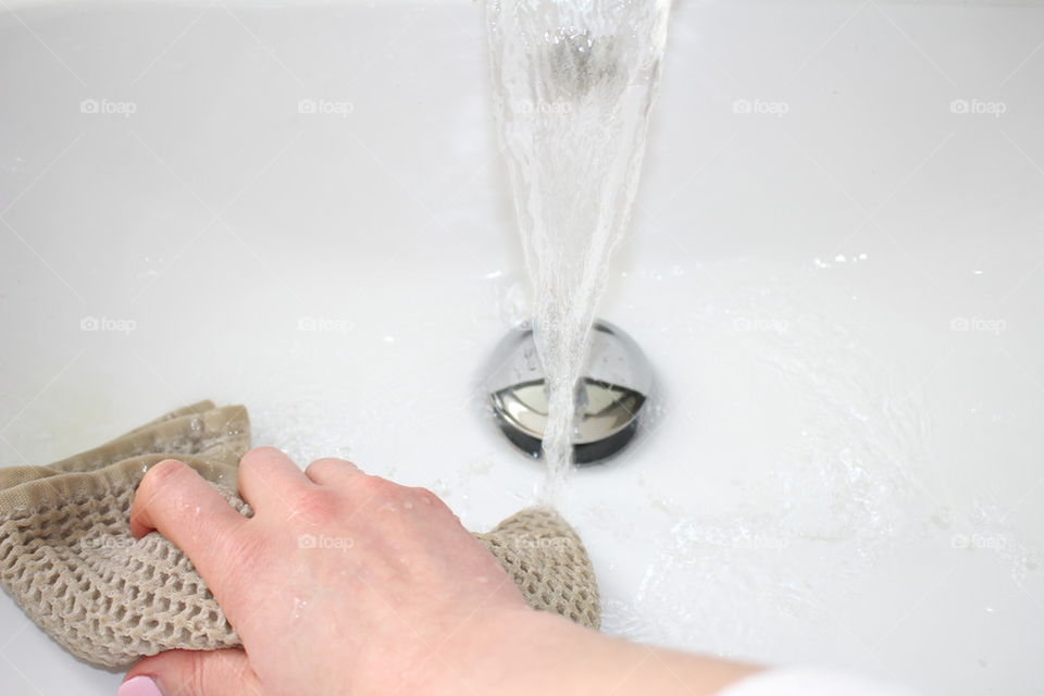 cleaning sink