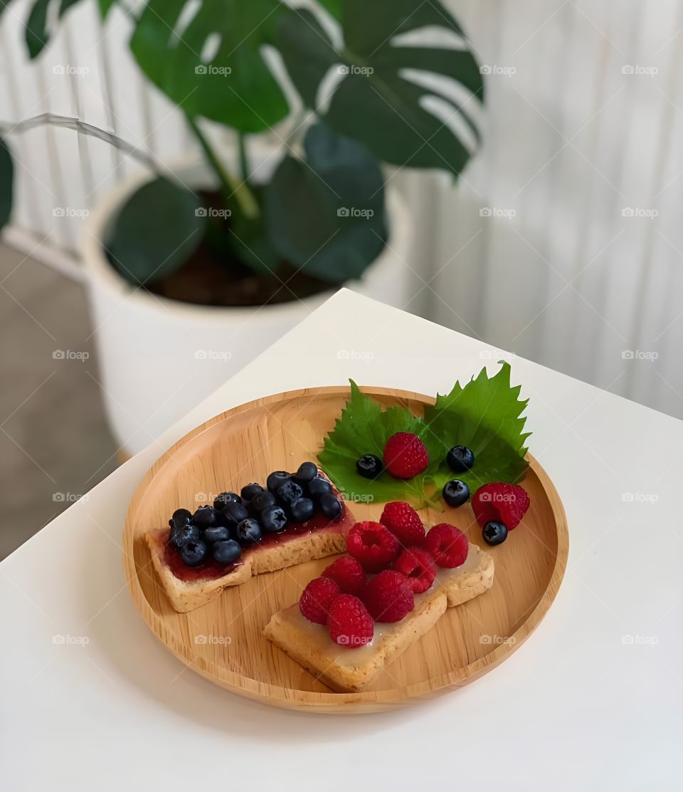 strawberry and blueberries toast