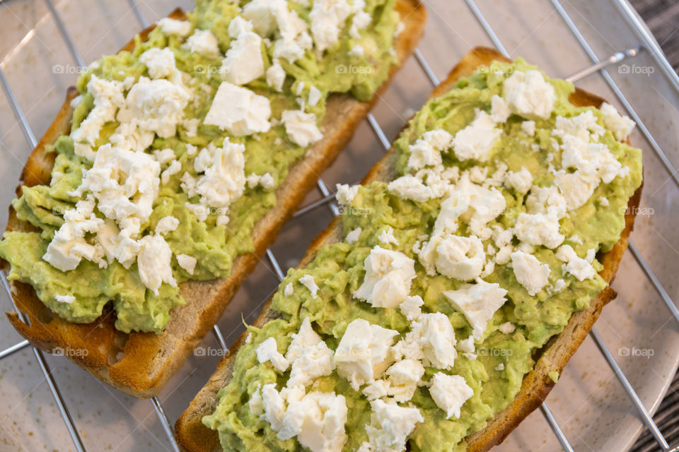 Healthy breakfast - avocado feta toast 