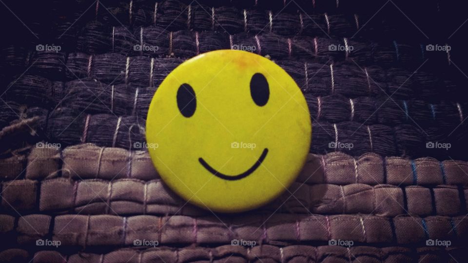 Keep smiling emoticon