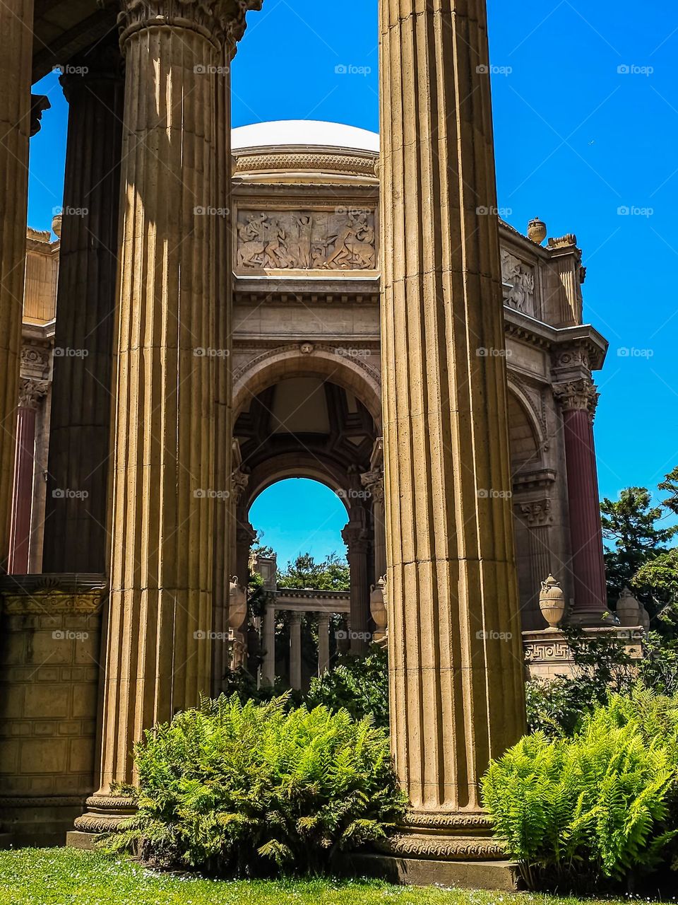 Palace of fine Arts in the San Francisco marina district, beaux-arts style architecture, a remnant of the 1915 Panama-Pacific International Exposition designed by Bernard Maybeck