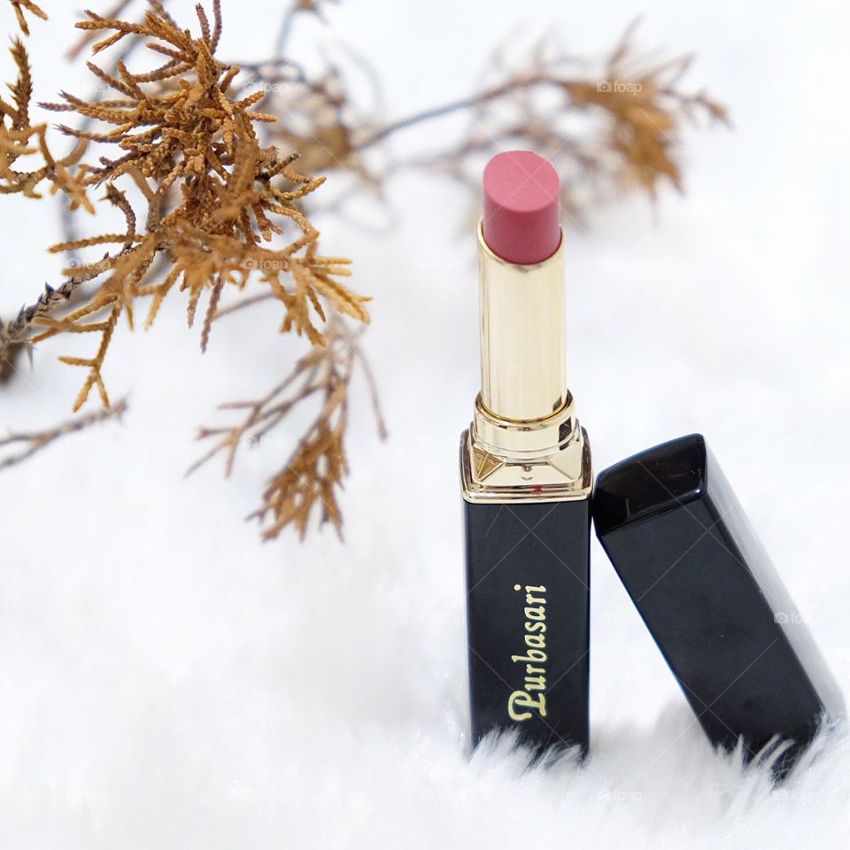 A little lipstick never hurts…