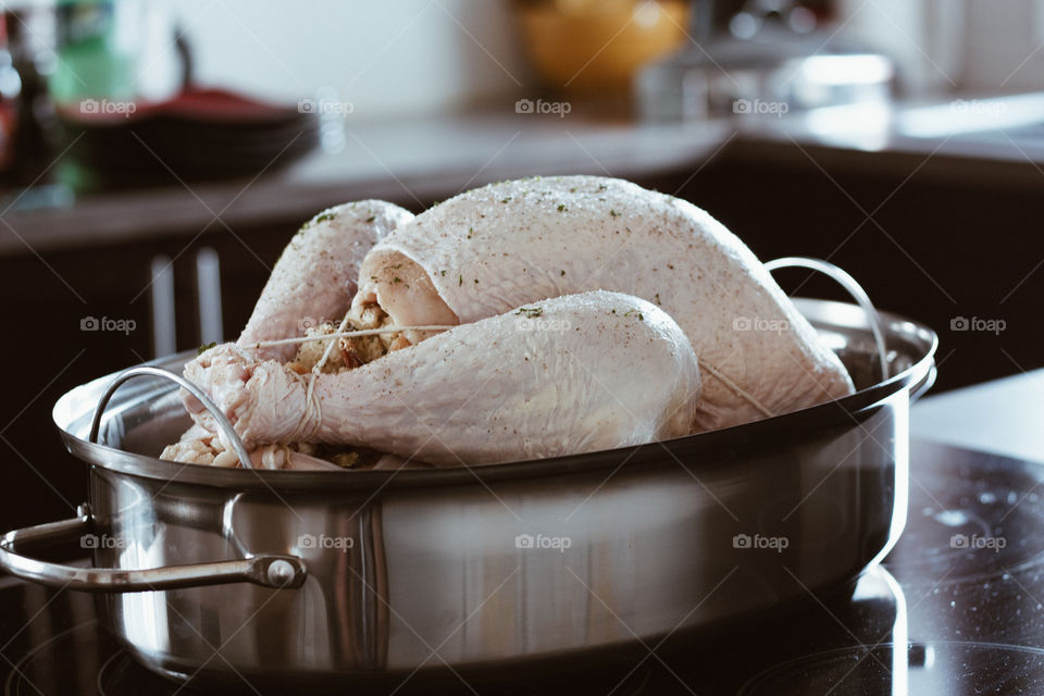 There's something about a turkey ready to go into the oven that makes me so hungry 