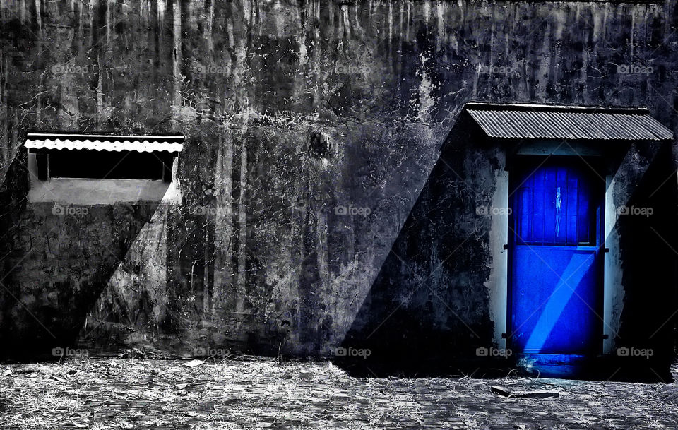 blue door