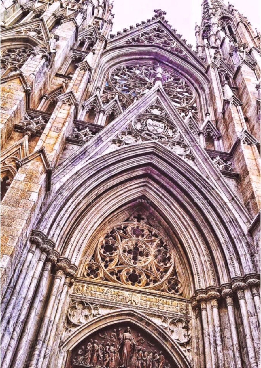 NYC, Saint Patrick's Cathedral. Apparently not good enough for the NYC Tourist mission so I have to put it back on my page after they removed it.....