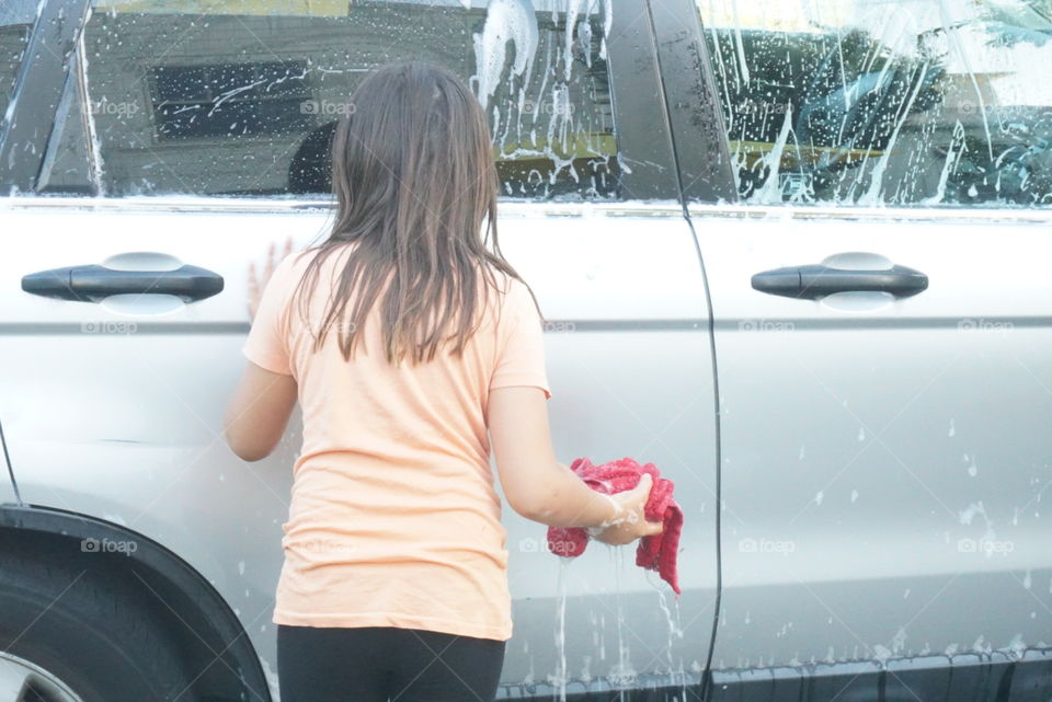 hand car washing