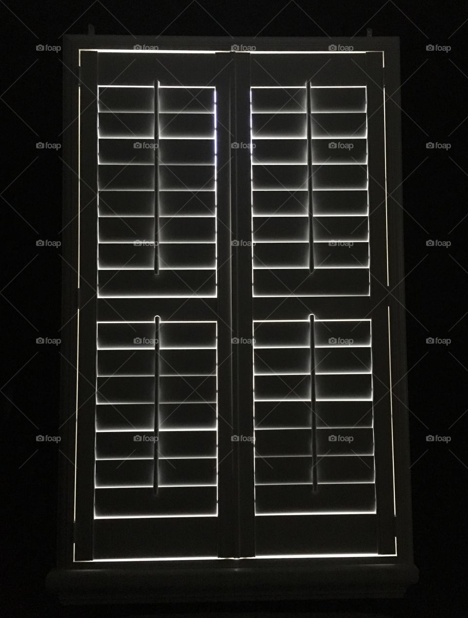 Window, light and shadows 