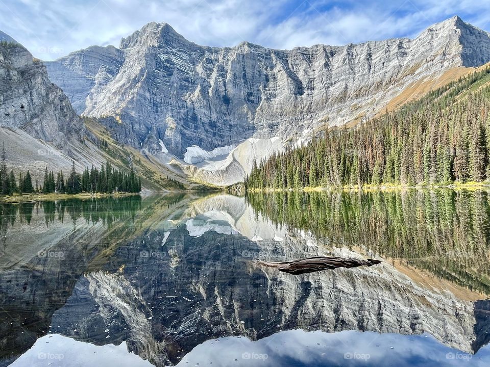 Reflection of the mountains on the lake 