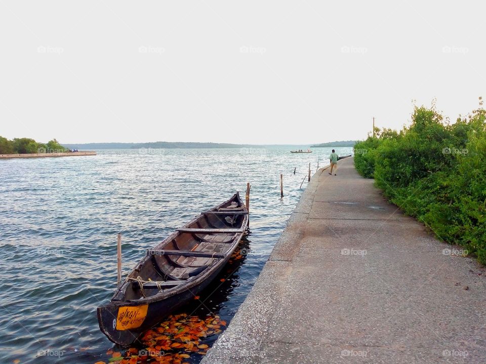 Mundrothuruthu is an inland island group located at the confluence of Ashtamudi Lake and the Kallada River, in Kollam district, Kerala, South India.