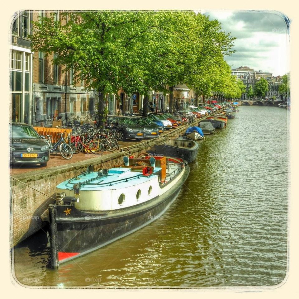 Boats, bikes, and barges on an Amsterdam gracht