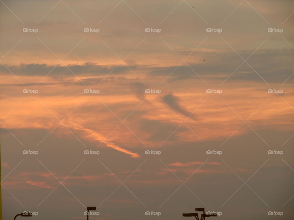 pink clouds ☁. This is a picture of the sunset that I took last night. 👣 🚶 🏃 🔥 💨